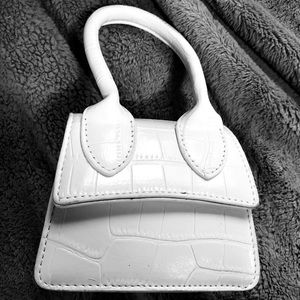 Cute Mini Purse! 🖤